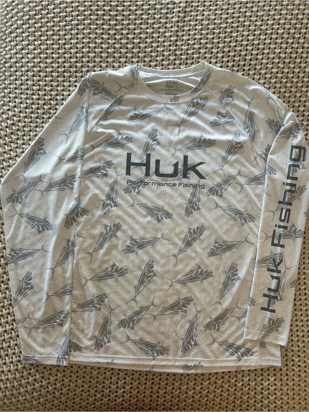 Huk Light White/Gray Performance Fishing Long Sleeve Shirt with Fish Pattern